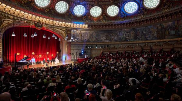 dragostea poarta pantofi rosii primul shero talk la ateneul roman