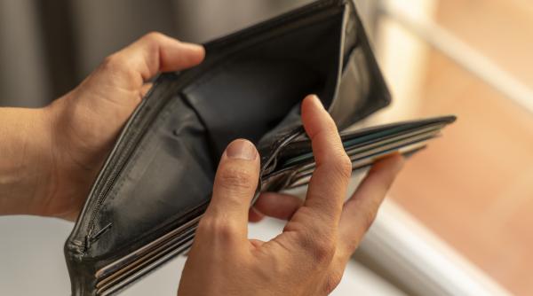 ma cutremur sa ma gandesc ce se va intampla un economist de top anunta vremuri grele pentru cei cu venituri mici