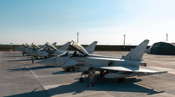 avioane britanice militare au ajuns la baza borcea pentru misiuni de politie aeriana toiu consolidam flancul estic al nato
