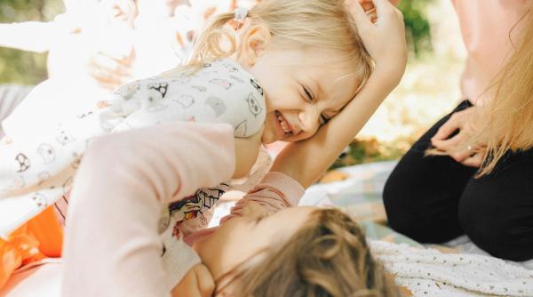 Cum ajută trotineta la dezvoltarea echilibrului la copii