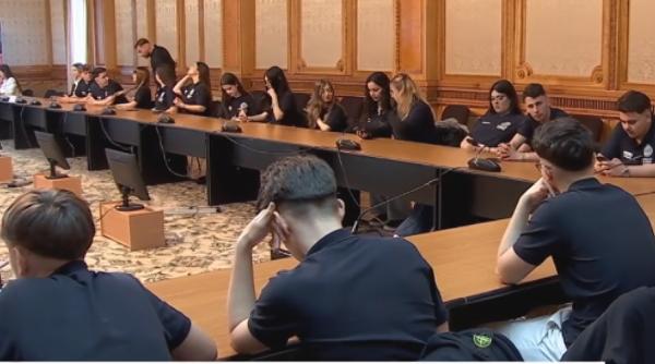 elevii din alexandria si au prezentat proiectul l o c a l eu in parlament si guvern ce idei au pentru comunitate