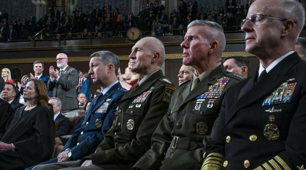 epurare in lant la pentagon seful armatei sua si alti generali de rang inalt au fost demisi fara explicatie in plin razboi cu iranul