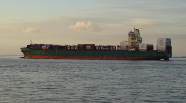 o nava detinuta de francezi a parasit stramtoarea ormuz e prima de la izbucnirea razboiului