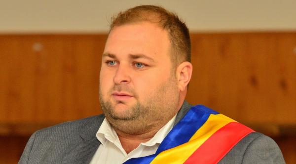 primarul unei comune din mures acuzat ca fura curent a fost pus sub control judiciar
