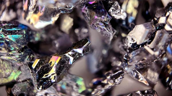 romania in cursa resurselor critice miza strategica a metalelor rare pentru viitorul industrial