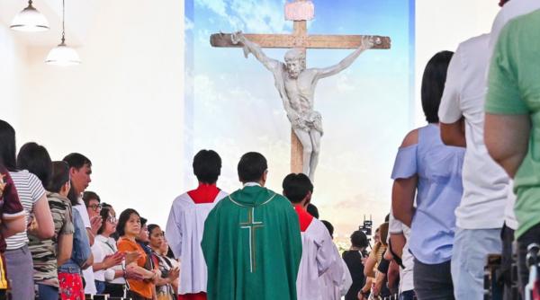 slujbele de pastele catolic sunt anulate la dubai din cauza razboiului enoriasii sunt rugati sa evite biserica pentru siguranta lor