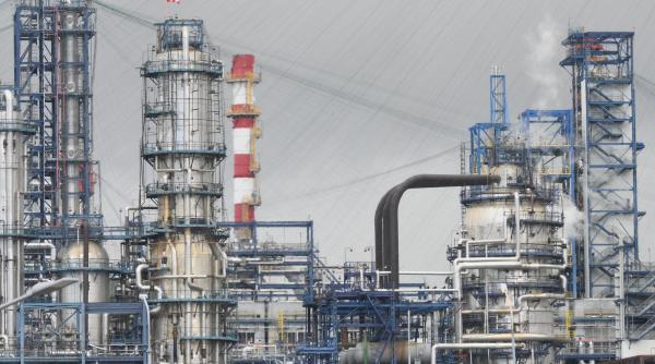 profitul rafinariilor ar putea fi investigat de comisia europeana ne asiguram ca nu exista abuzuri de pret