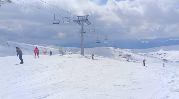 salvamontistii anunta conditii excelente de schi la sinaia de florii zapada e incredibil de buna