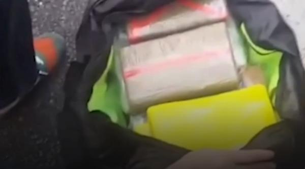 traficant prins cu 30 de kilograme de droguri in masina cocaina in valoare de 3 milioane de euro