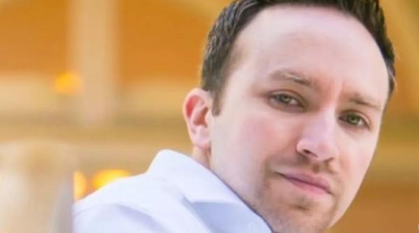 un tanar fara adapost a ajuns un antreprenor de succes dupa ce a ascultat sfatul bunicului conduce un business de milioane de dolari