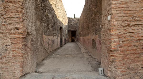 descoperire neasteptata in zidurile pompeiului o arma automata antica asemanatoare unei mitraliere a fost folosita acum 2 000 de ani