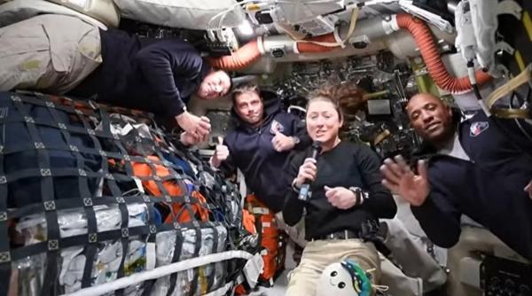 Moment istoric în această seară: Românii pot urmări LIVE, pe Netflix, înconjurul Lunii realizat de astronauții misiunii Artemis II