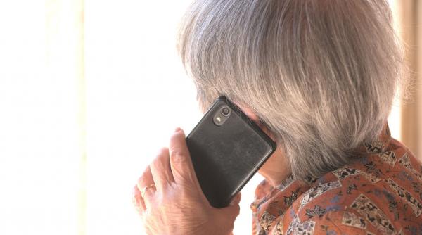 o pensionara aflata in vacanta in turcia s a trezit cu o factura de 16 600 e la mobil dupa ce si a sunat de 4 ori sotul ramas acasa