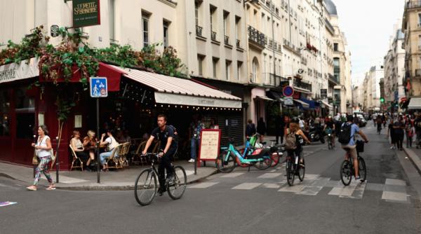 cum s a transformat parisul dintr un oras al masinilor in unul al bicicletelor ceea ce lipseste in restul lumii este curajul