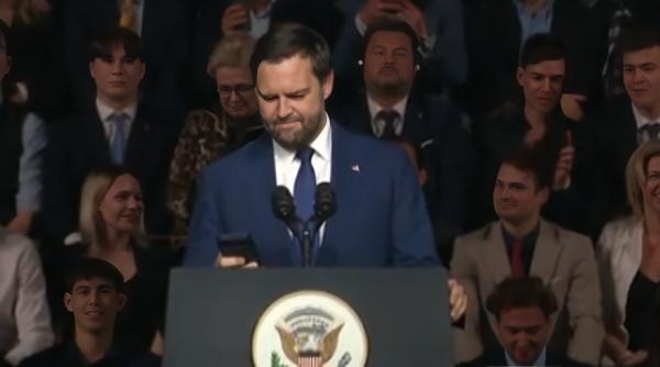 jd vance l a sunat pe trump din budapesta in fata a 5 000 de patrioti maghiari cred ca va iubesc mai mult decat pe orban