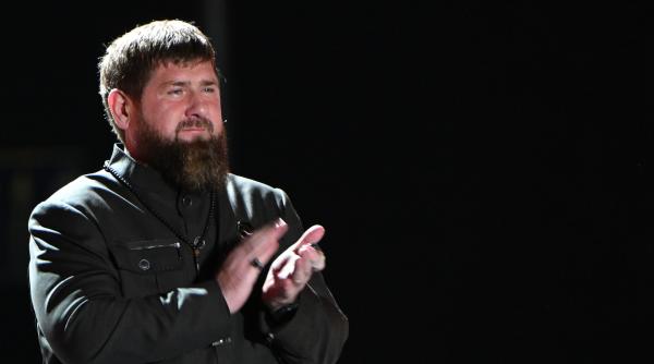 ramzan kadirov si a dat singur o medalie pentru contributie la dezvoltarea stiintei mai are una si pentru munca in oncologie