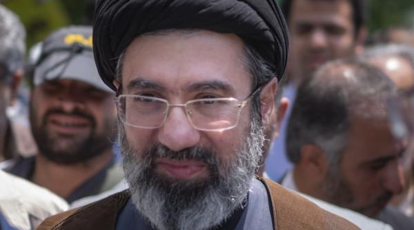 axios culisele negocierilor intense pentru obtinerea armistitiului in iran ce rol ar fi avut liderul suprem mojtaba khamenei