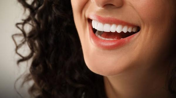cum iei o decizie corecta atunci cand iti doresti un zambet mai estetic