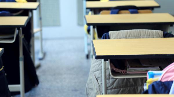 o femeie din italia este obligata sa returneze jumatate din salariile pe 5 ani pentru ca si a falsificat diploma