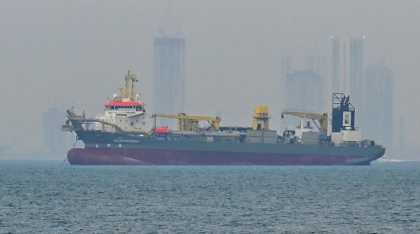 primele nave au trecut prin stramtoarea ormuz dupa armistitiul sua iran ce inseamna asta pentru transportul de petrol