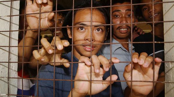 tudorel toader acuza mae ca nu are vointa pentru a i salva pe cei romani condamnati in malaezia a inceput sa planga