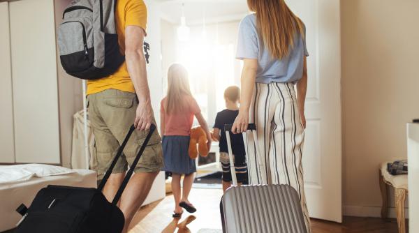 turistii nu mai cumpara vacante in avans ci doar last minute cat costa trei zile de cazare de paste la hotelurile din romania