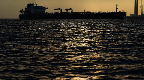 cadere psihica in golful persic marinarii blocati de sase saptamani in stramtoarea ormuz au ajuns la capatul puterilor