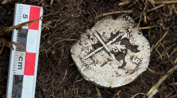 descoperire arheologica rara langa stramtoarea magellan o moneda de argint confirma o harta veche a unei colonii pierdute