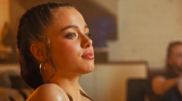 fiica angelinei jolie aparitie surpriza intr un videoclip k pop ceva le a atras atentia fanilor in mod deosebit