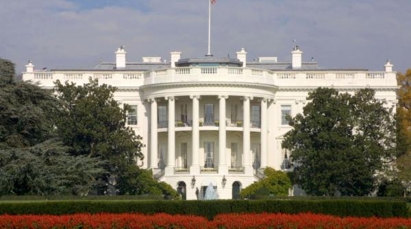 scandalul pariurilor ajunge la casa alba angajatii au fost avertizati sa nu profite de informatii confidentiale pentru castiguri