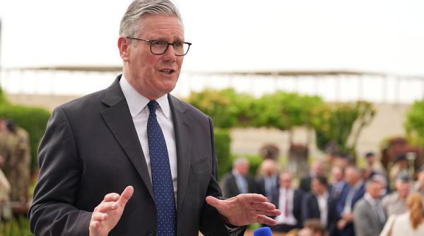 Starmer "s-a săturat" să vadă cum facturile la energie cresc din cauza lui Trump și a lui Putin