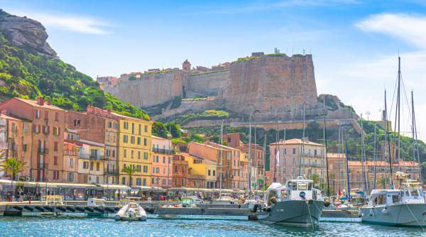 turisti blocati in corsica porturile au fost inchise si nu mai circula niciun feribot din cauza protestelor legate de pretul motorinei