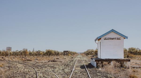 un oras intreg se vinde la pretul unui apartament cumparatorul va primi si o casa cu patru dormitoare