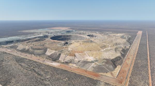 dupa ce a pierdut o mina cheie de uraniu din niger franta isi indreapta atentia spre botswana