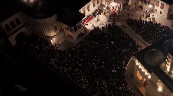 sfanta lumina de la ierusalim a ajuns in romania