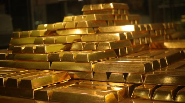 china cumpara masiv aur in plina criza a petrolului in timp ce alti investitori incearca sa scape de el cum ar putea evolua preturile