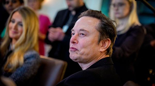 elon musk a aparut pe tiktok si instagram de ce acum si ce legatura are cu spacex