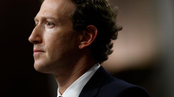 meta construieste o versiune de inteligenta artificiala a lui mark zuckerberg pentru a interactiona cu angajatii