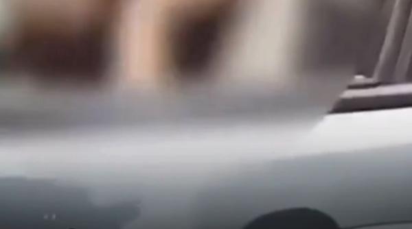 momentul in care o soferita incearca sa dea mita unui politist in capitala scenele au fost filmate de camera de pe uniforma agentului