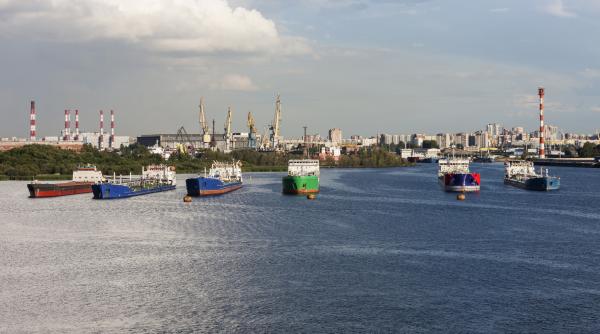 blocada navala asupra iranului va declansa o spirala a devalorizarii monedei si hiperinflatie economist razboiul se incheie rapid