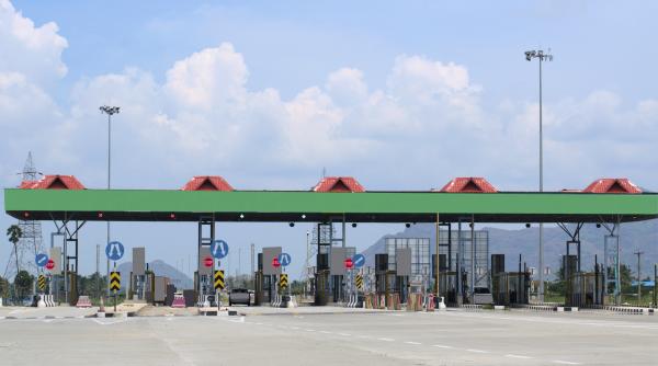 cativa barbati au pus o statie de taxare falsa pe autostrada si au incasat 700 000 de euro intr un an si jumatate in india