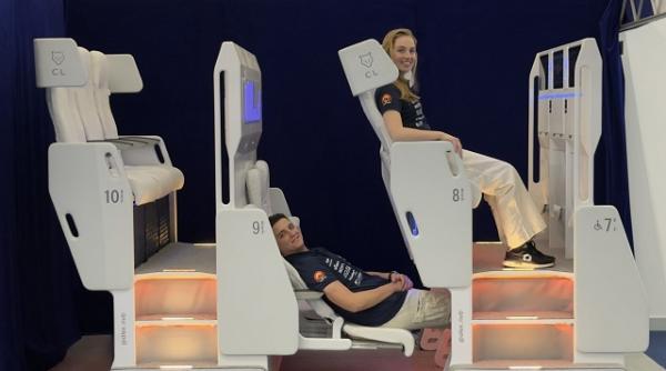 cum arata scaunul pe doua niveluri care se poate face pat in avion conceptul a fost dus la designul suprem