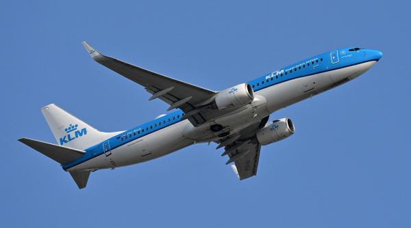 o familie a dat 46 000 de euro pe bilete la clasa business catre peru dar a uitat de vize nu a fost lasata sa urce in avion