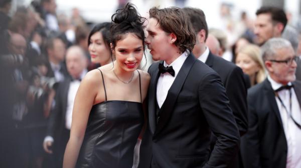 Hana Cross, fosta iubită a lui Brooklyn Beckham, intervine în scandalul cu părinţii lui: „Familia lui mi-a provocat multă anxietate”