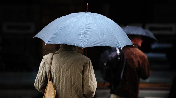 Ciclon peste România, mâine, apoi o masă de aer polar vine cu ploi și frig. Prognoza meteo ANM pentru a doua jumătate a lunii aprilie