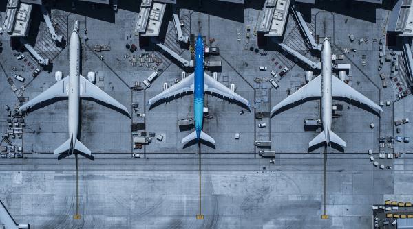 criza de kerosen duce la anularea zborurilor si cresterea preturilor ce companii au anuntat taxe chiar si pentru biletele cumparate