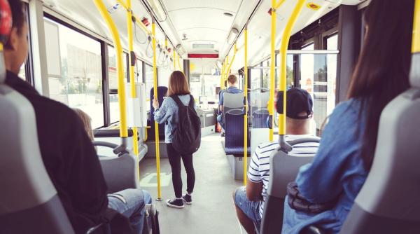 el pais comisia europeana le cere statelor ue sa introduca o zi de munca de acasa si sa scada pretul transportului public