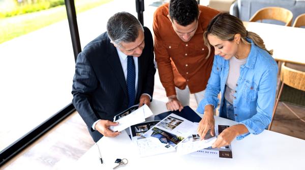 ghid pentru romanii care isi cumpara locuinte publicat de anpc ce acte si clauze trebuie verificate inainte de achizitie