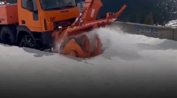 interventii de deszapezire pe transalpina pentru reluarea circulatiei rutiere