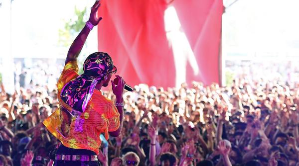 cantaret american arestat pentru crima cadavrul dezmembrat al unei fete de 14 ani a fost gasit in portbagajul masinii sale tesla